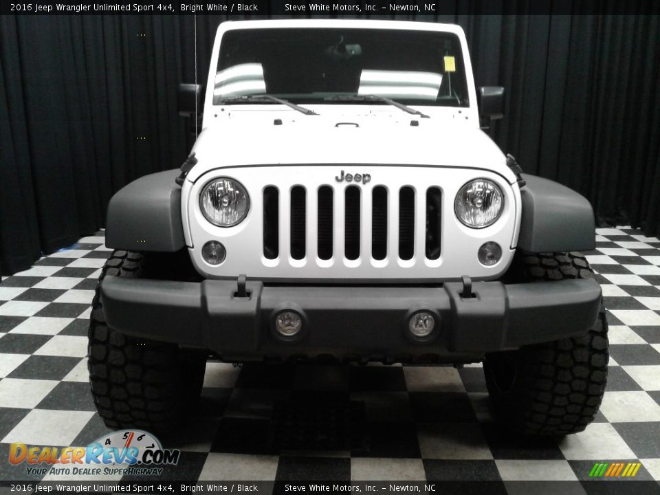 2016 Jeep Wrangler Unlimited Sport 4x4 Bright White / Black Photo #3