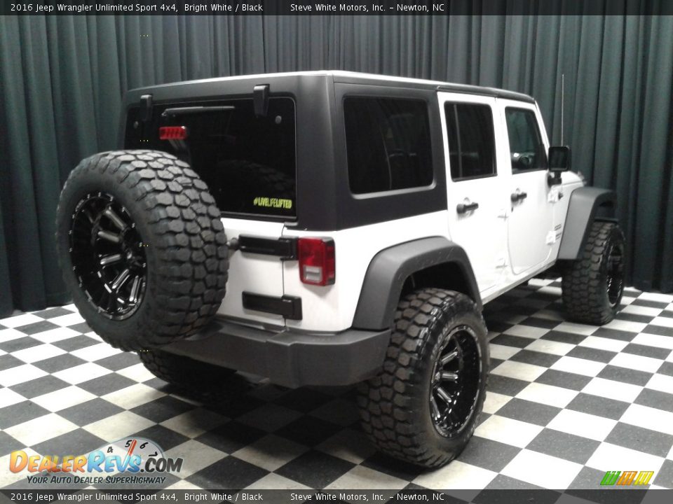 2016 Jeep Wrangler Unlimited Sport 4x4 Bright White / Black Photo #6
