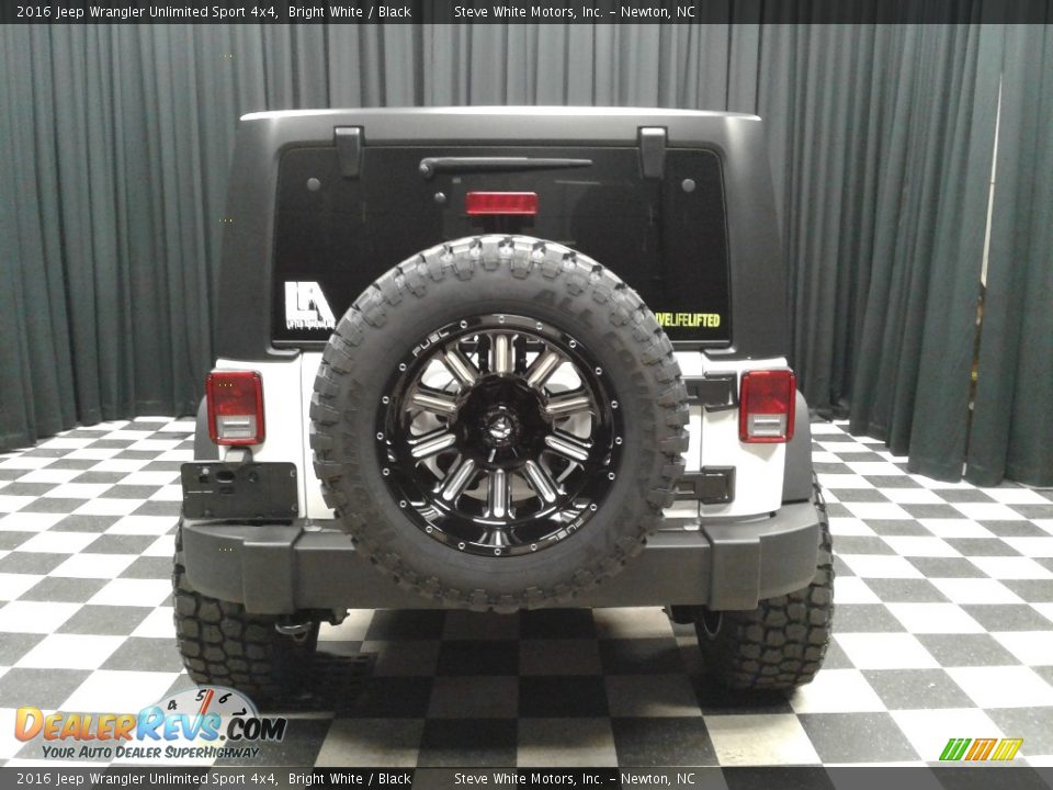 2016 Jeep Wrangler Unlimited Sport 4x4 Bright White / Black Photo #7