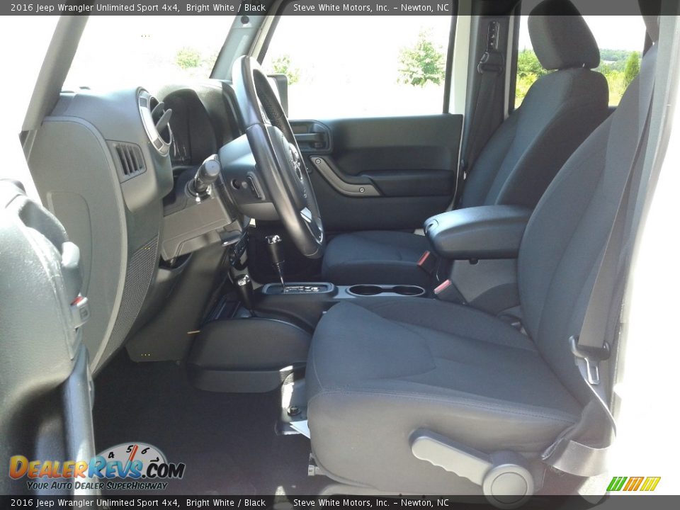 2016 Jeep Wrangler Unlimited Sport 4x4 Bright White / Black Photo #11