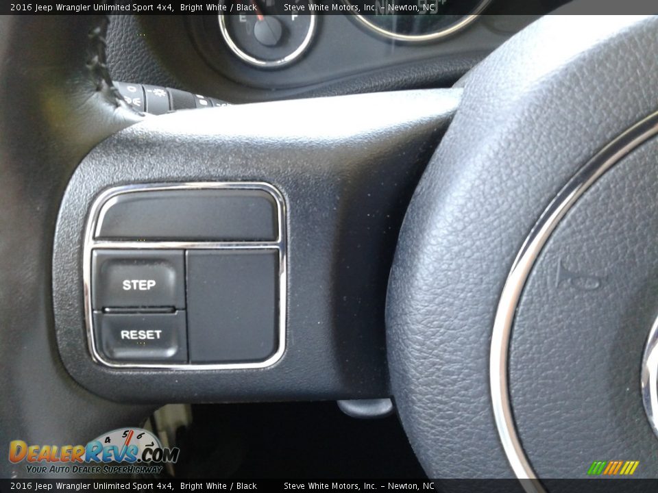 2016 Jeep Wrangler Unlimited Sport 4x4 Bright White / Black Photo #18