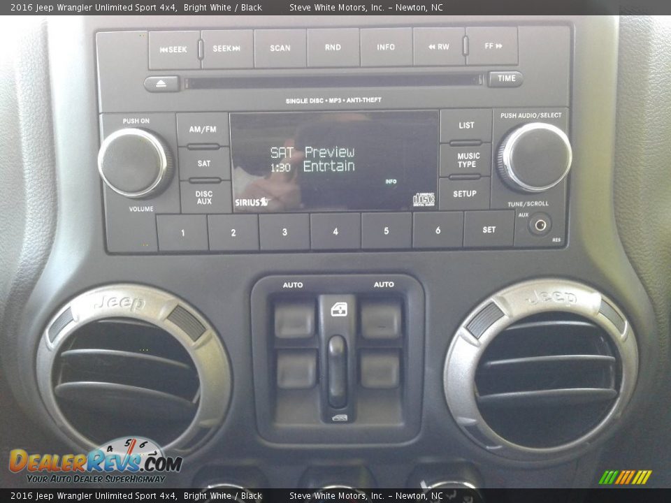 2016 Jeep Wrangler Unlimited Sport 4x4 Bright White / Black Photo #21