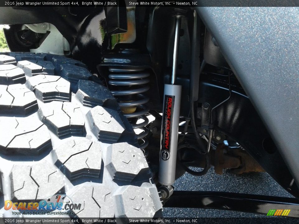2016 Jeep Wrangler Unlimited Sport 4x4 Bright White / Black Photo #30