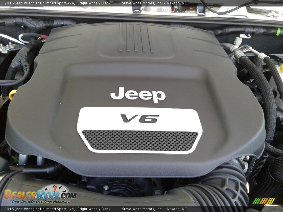 2016 Jeep Wrangler Unlimited Sport 4x4 Bright White / Black Photo #35