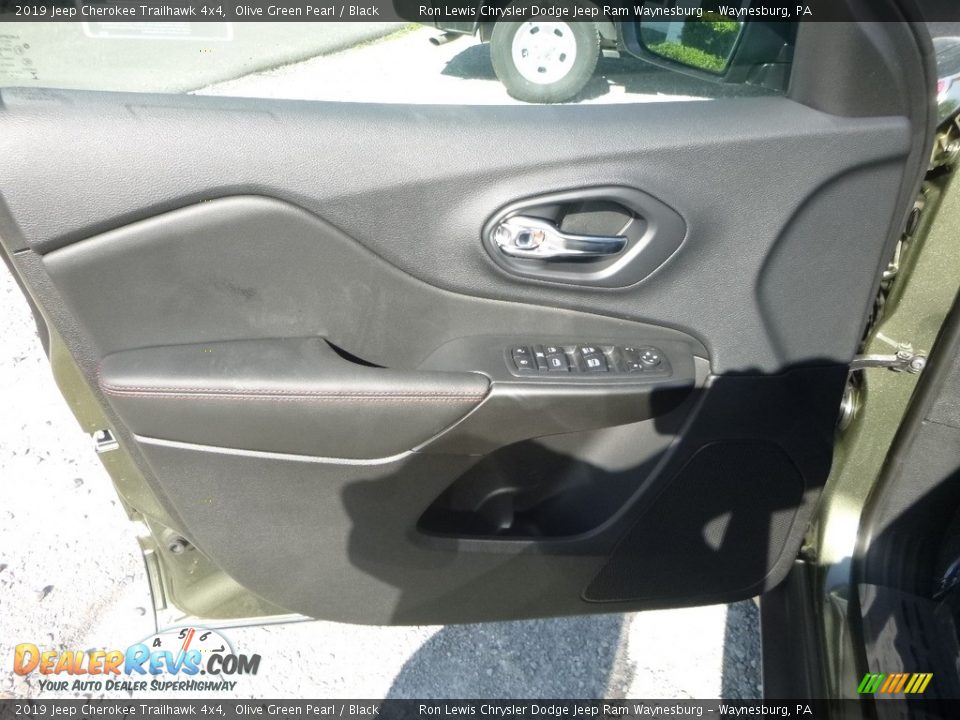 2019 Jeep Cherokee Trailhawk 4x4 Olive Green Pearl / Black Photo #14