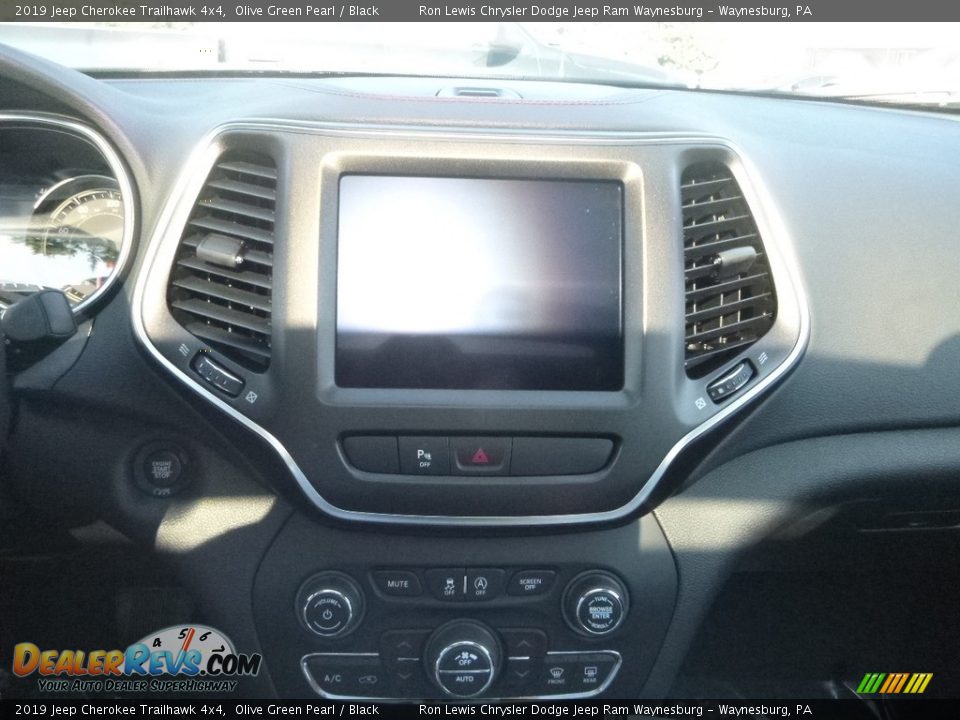 2019 Jeep Cherokee Trailhawk 4x4 Olive Green Pearl / Black Photo #17