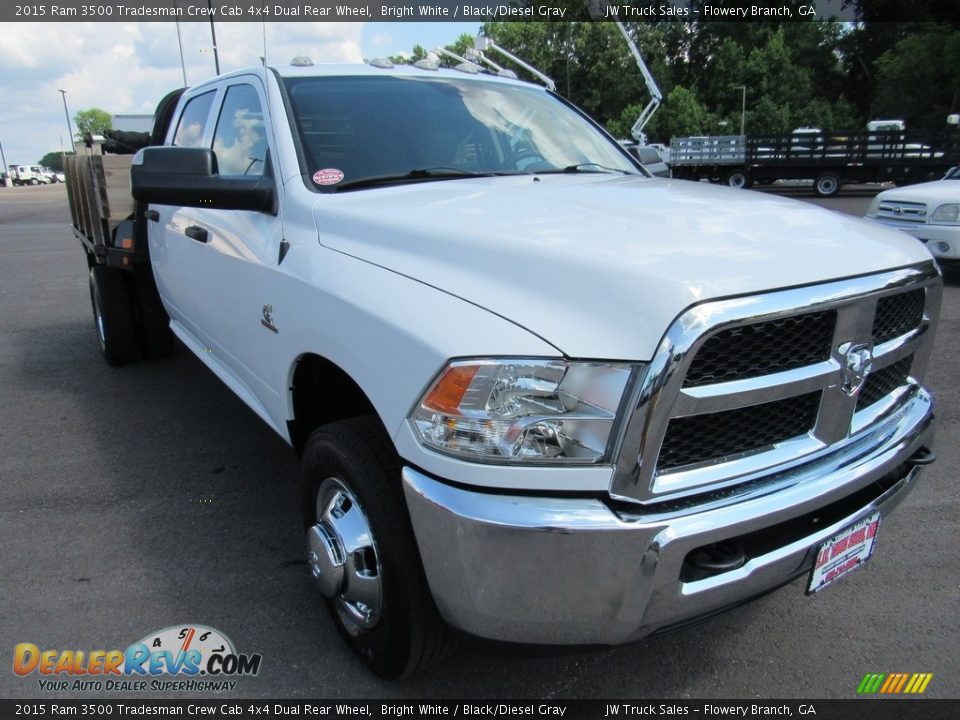 2015 Ram 3500 Tradesman Crew Cab 4x4 Dual Rear Wheel Bright White / Black/Diesel Gray Photo #7