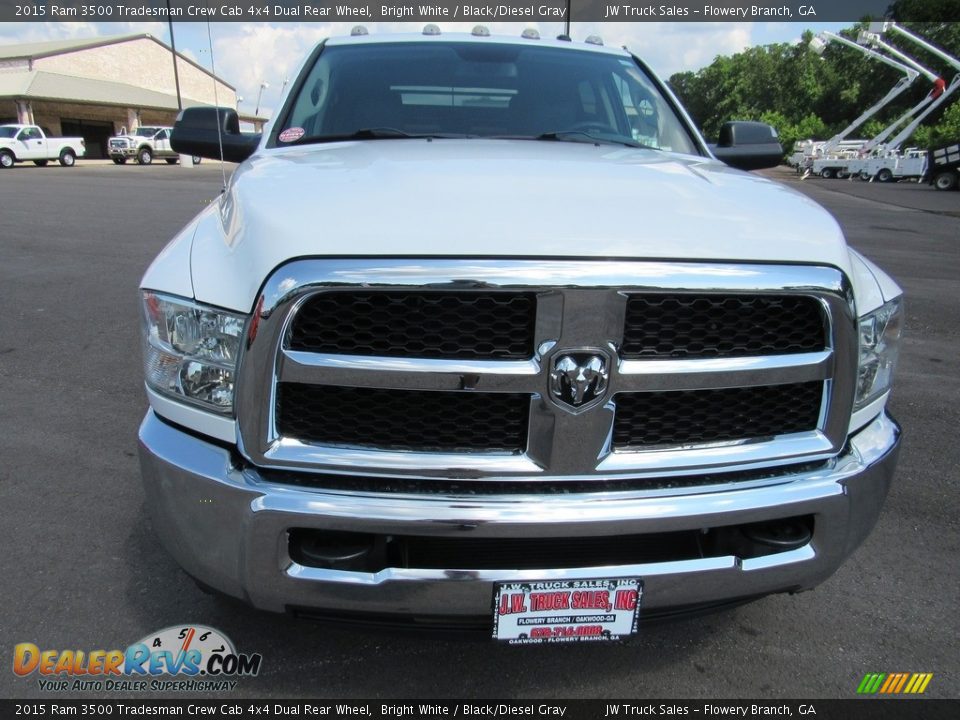 2015 Ram 3500 Tradesman Crew Cab 4x4 Dual Rear Wheel Bright White / Black/Diesel Gray Photo #8