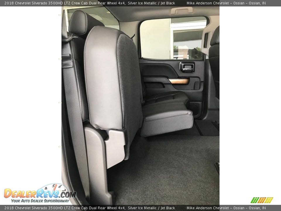 2018 Chevrolet Silverado 3500HD LTZ Crew Cab Dual Rear Wheel 4x4 Silver Ice Metallic / Jet Black Photo #12