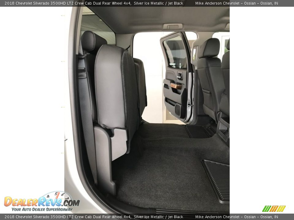 2018 Chevrolet Silverado 3500HD LTZ Crew Cab Dual Rear Wheel 4x4 Silver Ice Metallic / Jet Black Photo #13