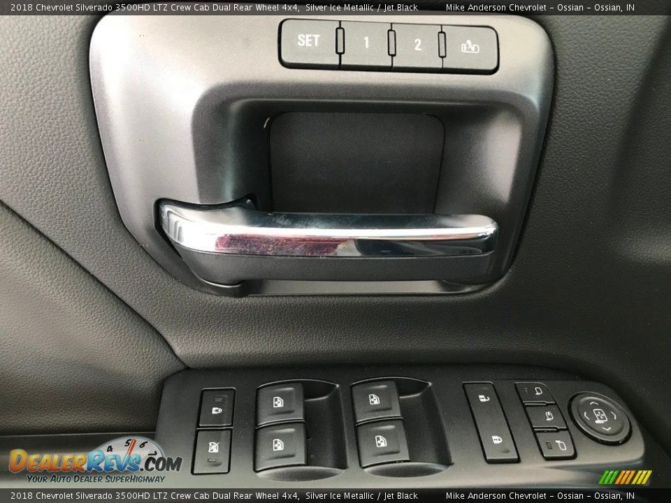 2018 Chevrolet Silverado 3500HD LTZ Crew Cab Dual Rear Wheel 4x4 Silver Ice Metallic / Jet Black Photo #17