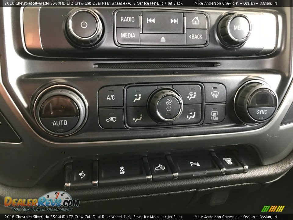 2018 Chevrolet Silverado 3500HD LTZ Crew Cab Dual Rear Wheel 4x4 Silver Ice Metallic / Jet Black Photo #24