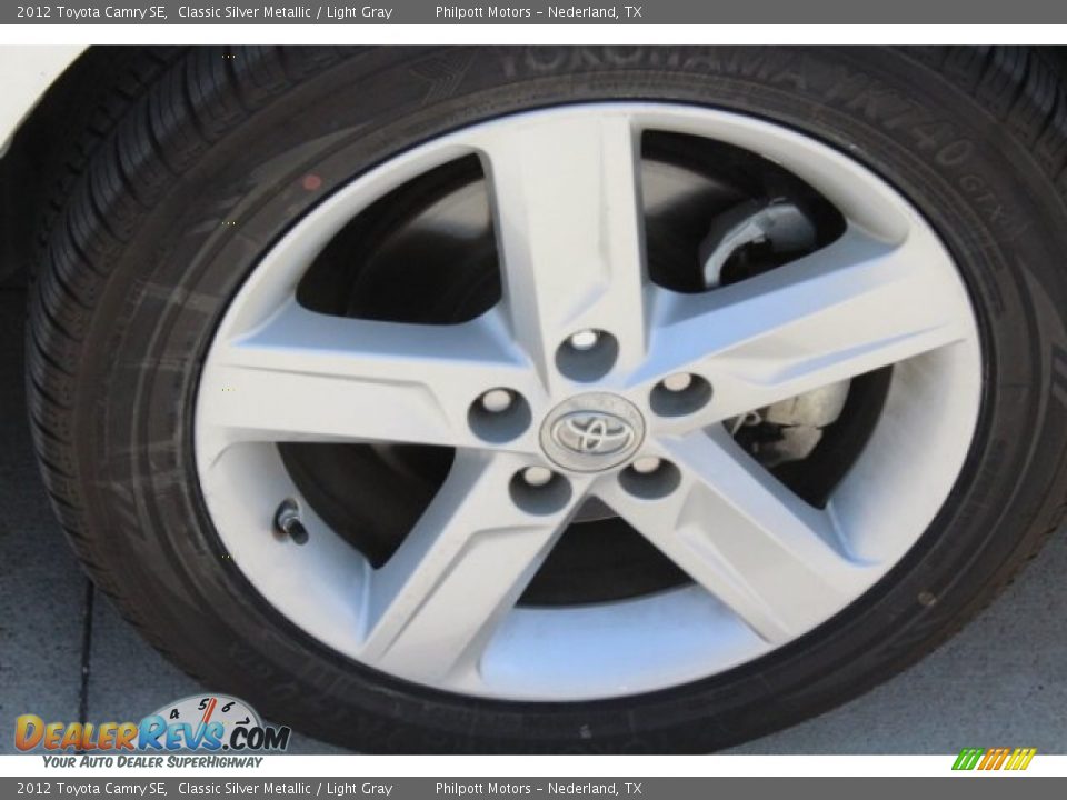 2012 Toyota Camry SE Classic Silver Metallic / Light Gray Photo #10
