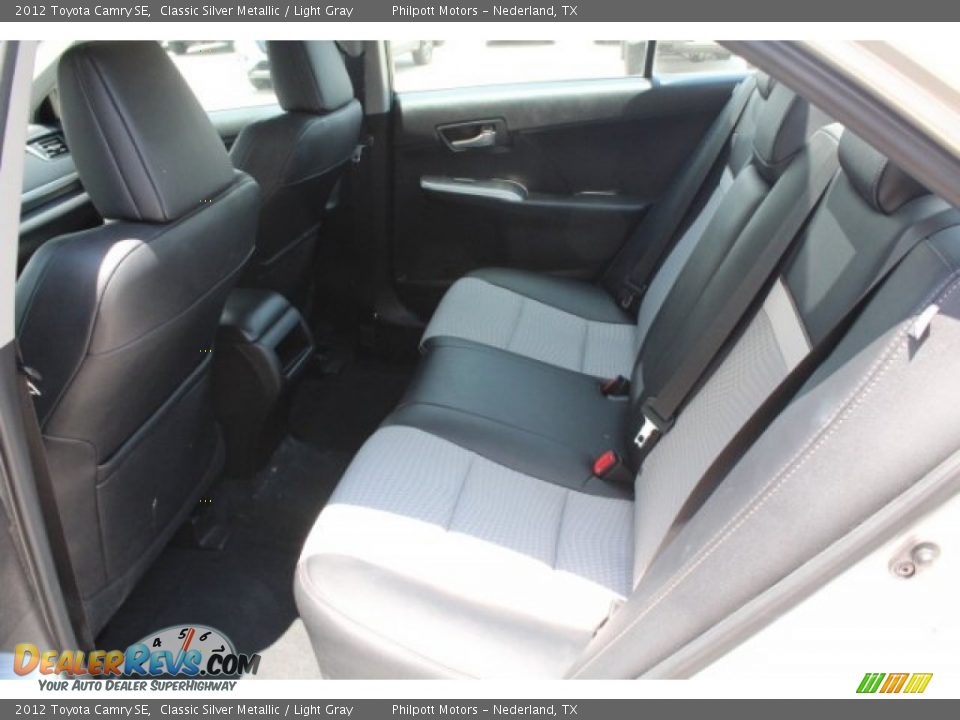 2012 Toyota Camry SE Classic Silver Metallic / Light Gray Photo #22