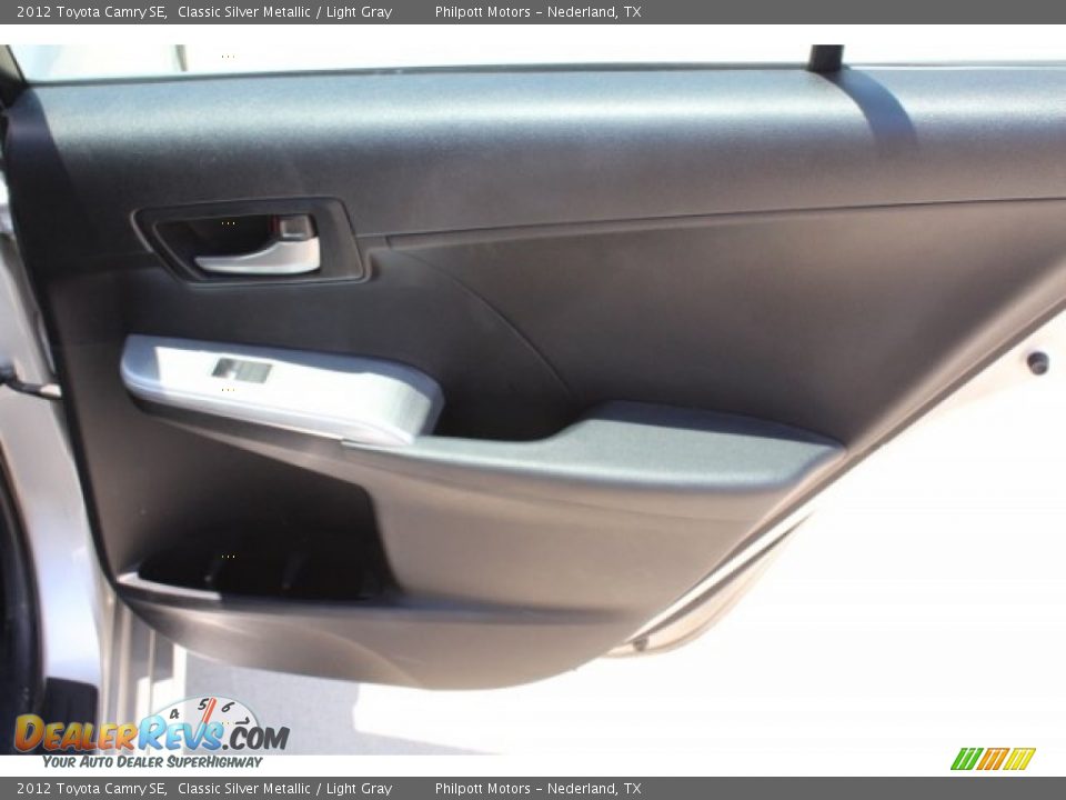 2012 Toyota Camry SE Classic Silver Metallic / Light Gray Photo #26