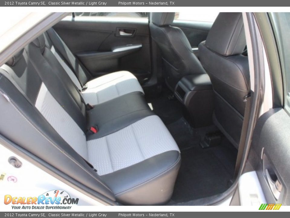 2012 Toyota Camry SE Classic Silver Metallic / Light Gray Photo #27