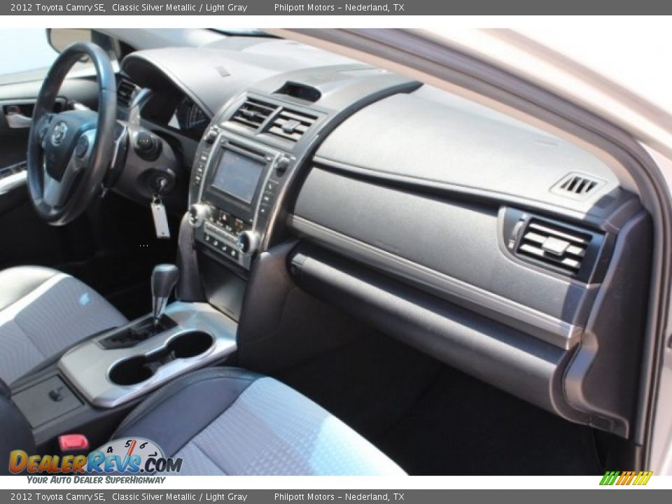 2012 Toyota Camry SE Classic Silver Metallic / Light Gray Photo #29