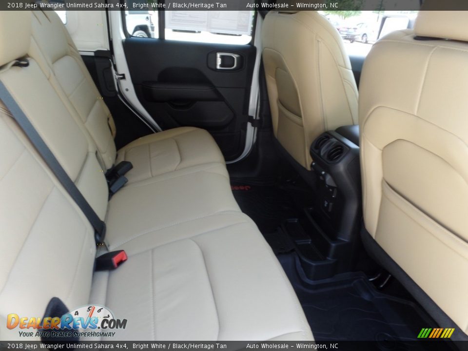 2018 Jeep Wrangler Unlimited Sahara 4x4 Bright White / Black/Heritage Tan Photo #14