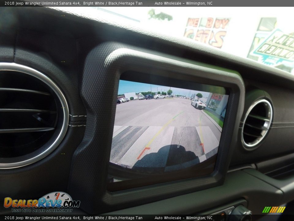 2018 Jeep Wrangler Unlimited Sahara 4x4 Bright White / Black/Heritage Tan Photo #18