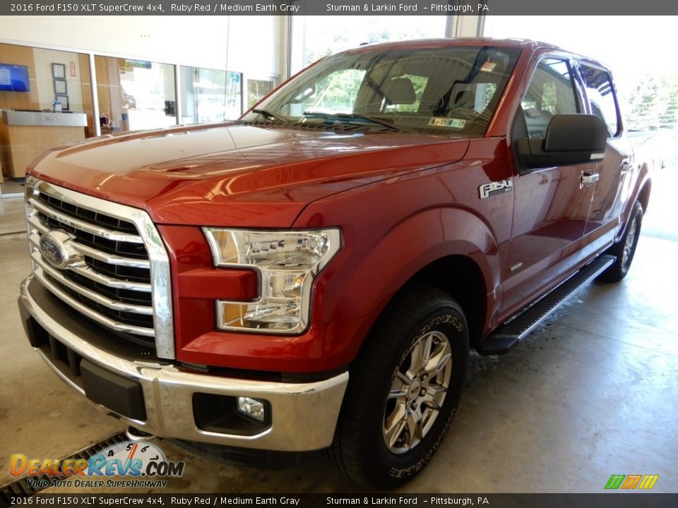 2016 Ford F150 XLT SuperCrew 4x4 Ruby Red / Medium Earth Gray Photo #4