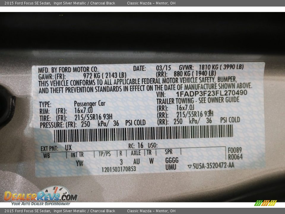 2015 Ford Focus SE Sedan Ingot Silver Metallic / Charcoal Black Photo #17