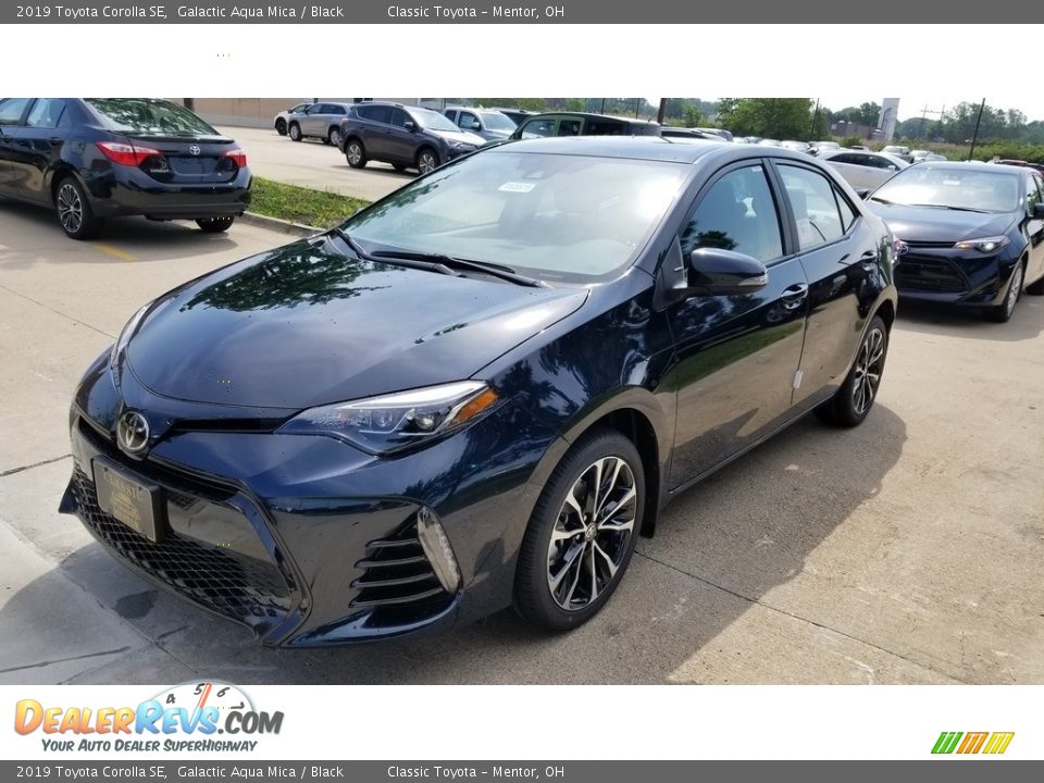 Front 3/4 View of 2019 Toyota Corolla SE Photo #1