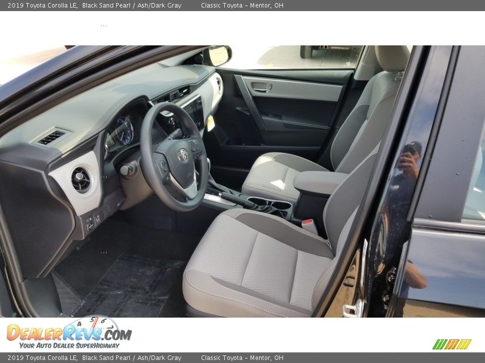 Ash/Dark Gray Interior - 2019 Toyota Corolla LE Photo #3