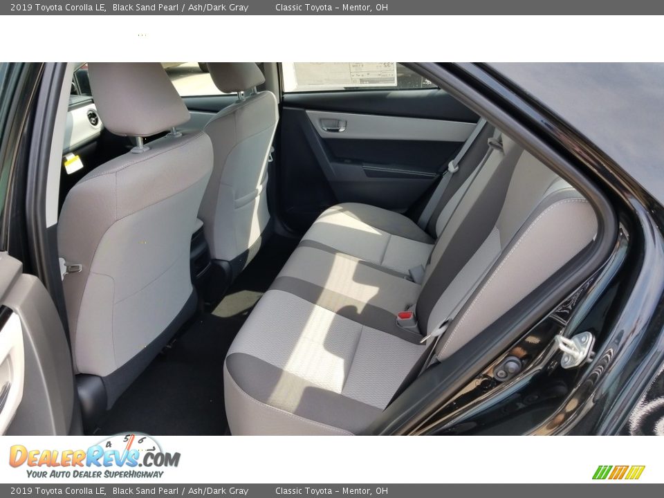 2019 Toyota Corolla LE Black Sand Pearl / Ash/Dark Gray Photo #4