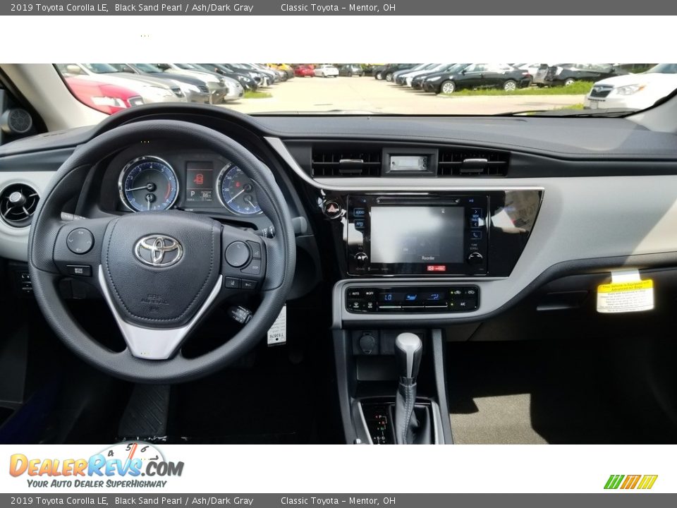 2019 Toyota Corolla LE Black Sand Pearl / Ash/Dark Gray Photo #5