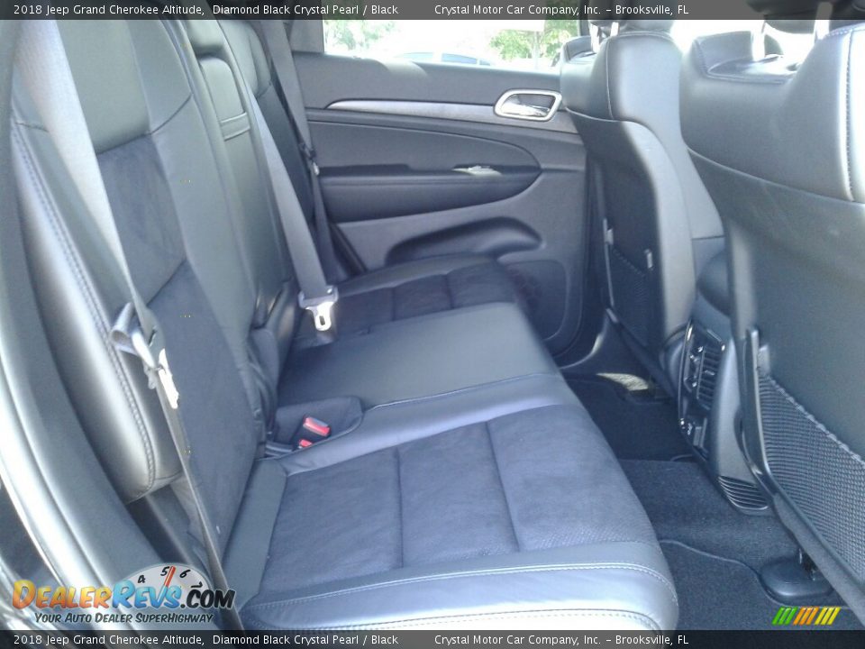 2018 Jeep Grand Cherokee Altitude Diamond Black Crystal Pearl / Black Photo #10