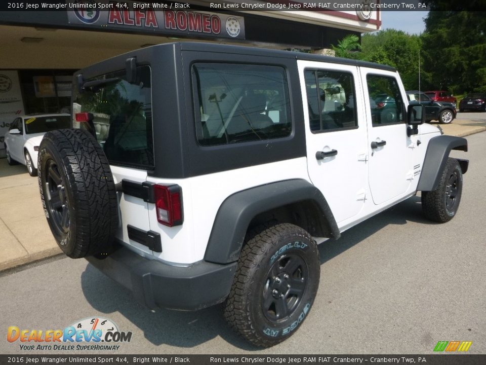 2016 Jeep Wrangler Unlimited Sport 4x4 Bright White / Black Photo #2