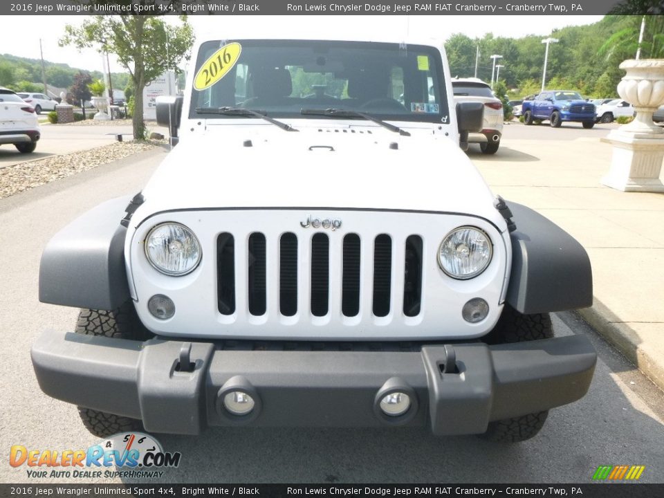 2016 Jeep Wrangler Unlimited Sport 4x4 Bright White / Black Photo #4