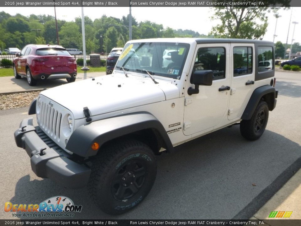 2016 Jeep Wrangler Unlimited Sport 4x4 Bright White / Black Photo #5