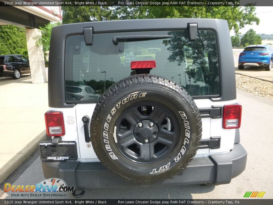 2016 Jeep Wrangler Unlimited Sport 4x4 Bright White / Black Photo #8