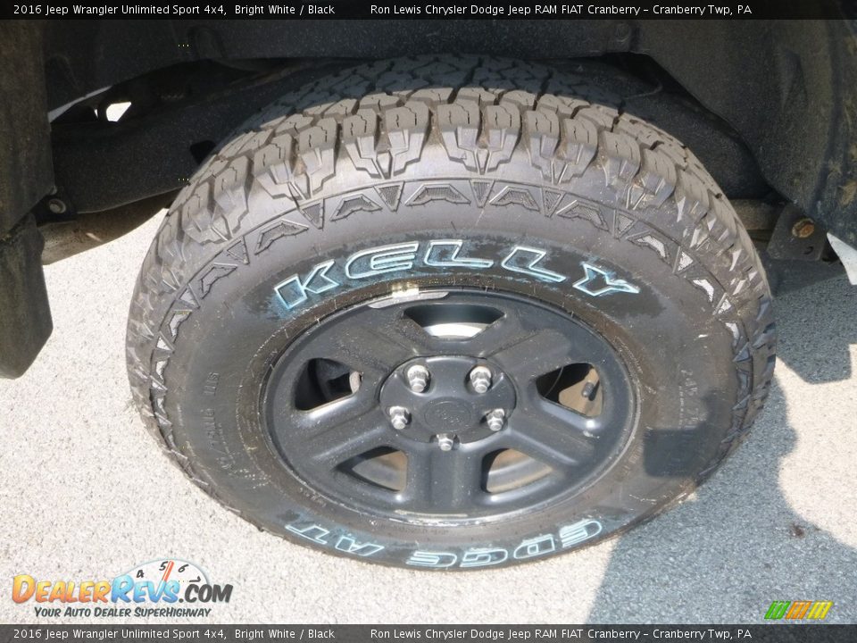 2016 Jeep Wrangler Unlimited Sport 4x4 Bright White / Black Photo #9