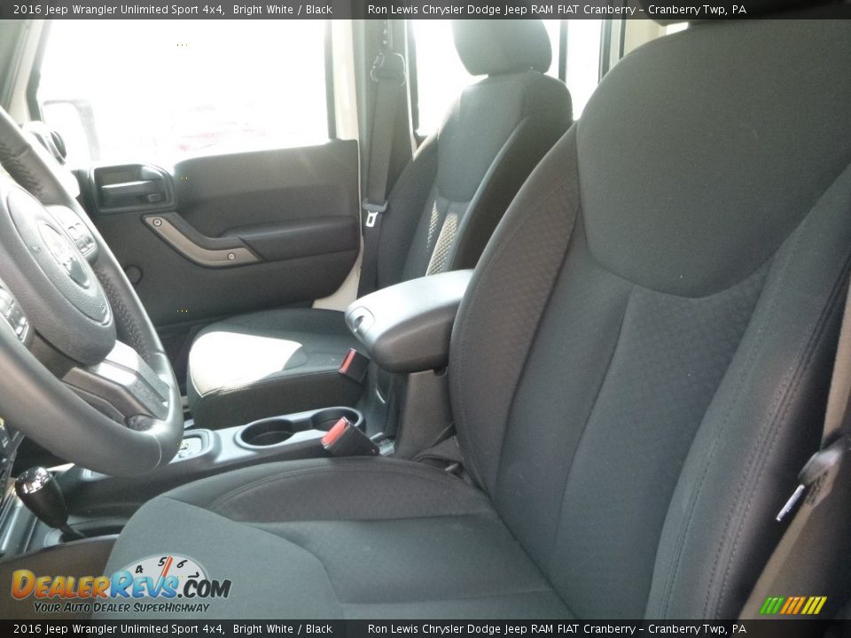 2016 Jeep Wrangler Unlimited Sport 4x4 Bright White / Black Photo #11