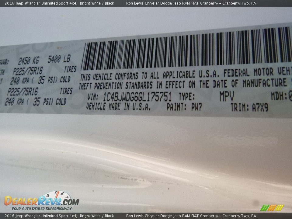 2016 Jeep Wrangler Unlimited Sport 4x4 Bright White / Black Photo #13