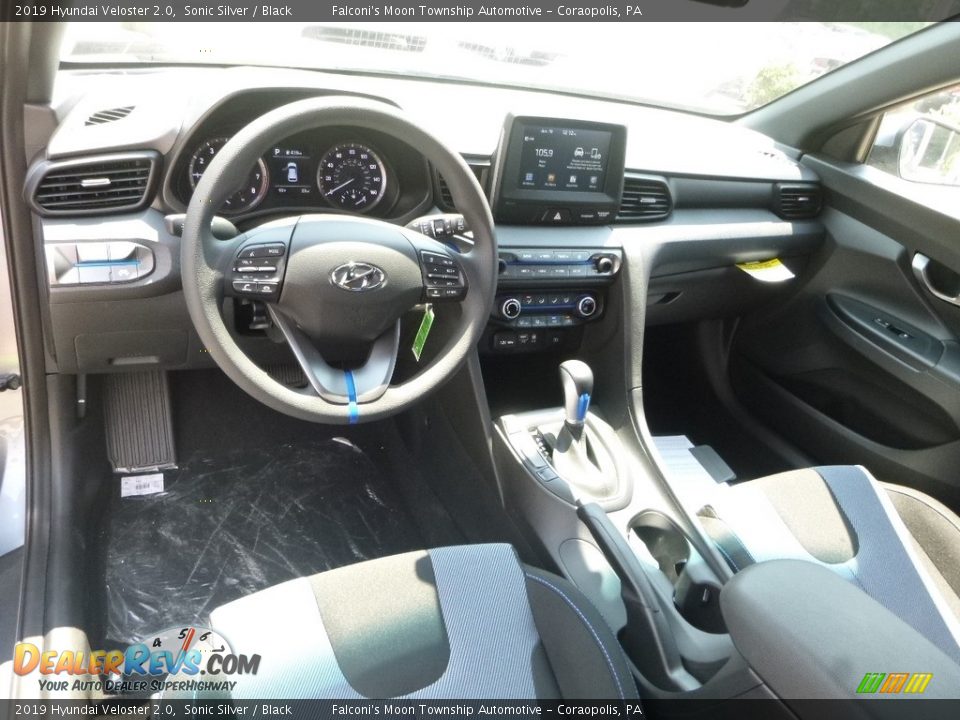 Front Seat of 2019 Hyundai Veloster 2.0 Photo #11