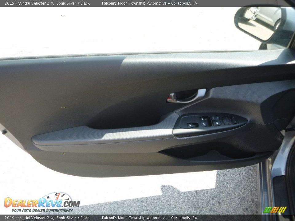 Door Panel of 2019 Hyundai Veloster 2.0 Photo #12