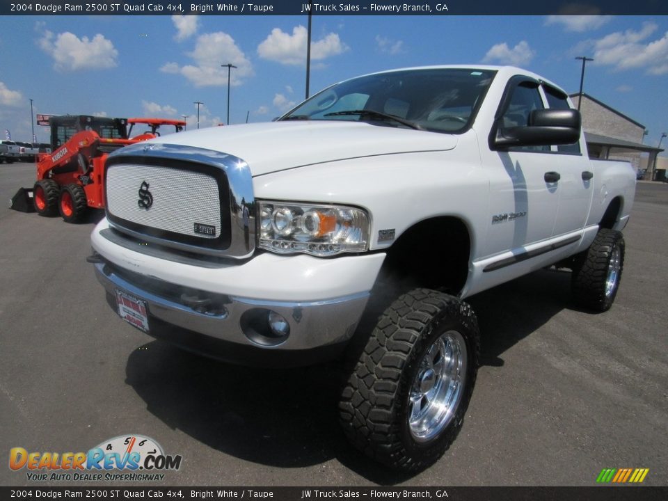 2004 Dodge Ram 2500 ST Quad Cab 4x4 Bright White / Taupe Photo #1
