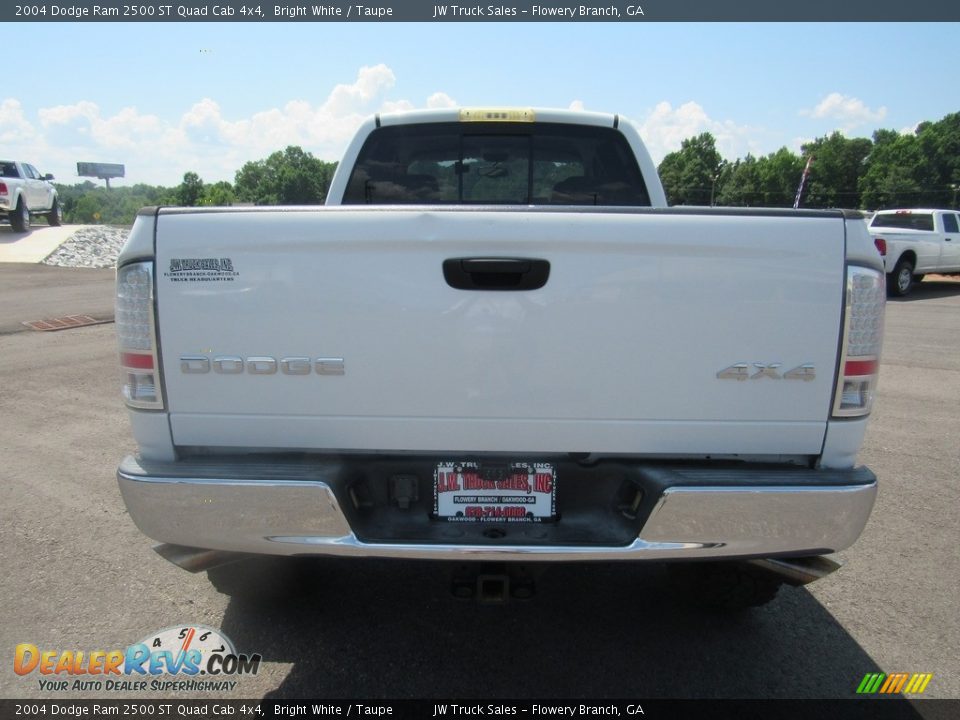 2004 Dodge Ram 2500 ST Quad Cab 4x4 Bright White / Taupe Photo #4