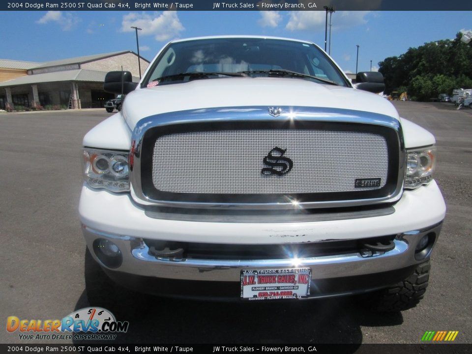 2004 Dodge Ram 2500 ST Quad Cab 4x4 Bright White / Taupe Photo #8