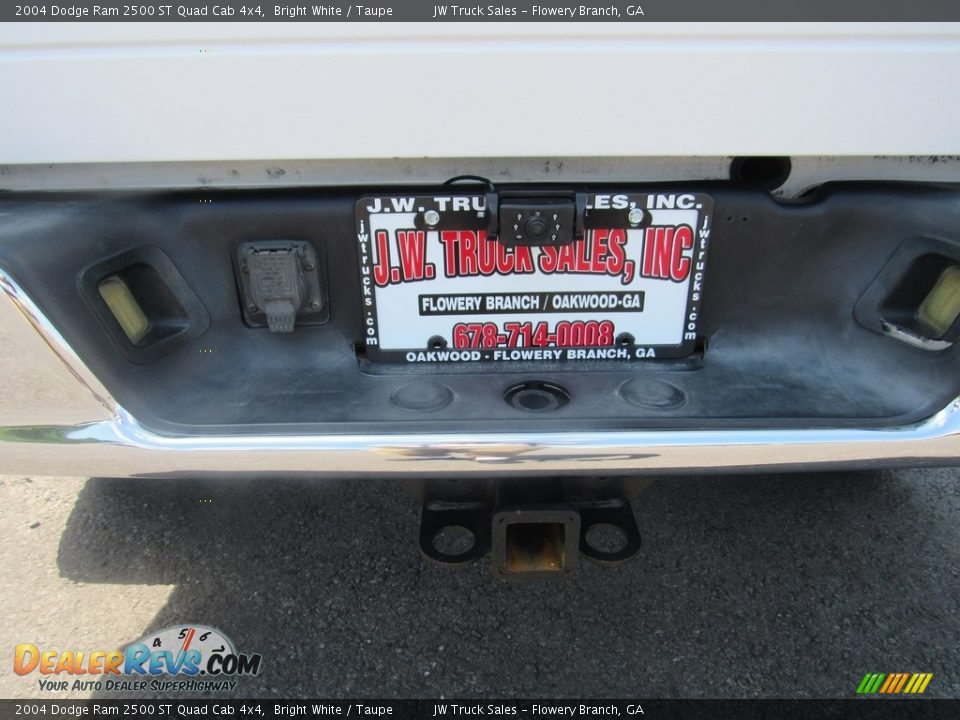 2004 Dodge Ram 2500 ST Quad Cab 4x4 Bright White / Taupe Photo #10