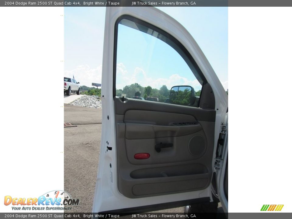 2004 Dodge Ram 2500 ST Quad Cab 4x4 Bright White / Taupe Photo #14