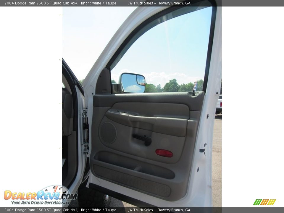 2004 Dodge Ram 2500 ST Quad Cab 4x4 Bright White / Taupe Photo #23
