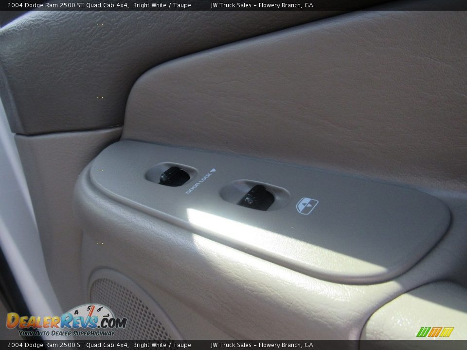 2004 Dodge Ram 2500 ST Quad Cab 4x4 Bright White / Taupe Photo #24
