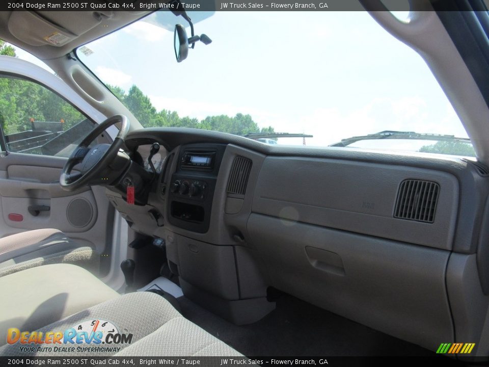 2004 Dodge Ram 2500 ST Quad Cab 4x4 Bright White / Taupe Photo #27