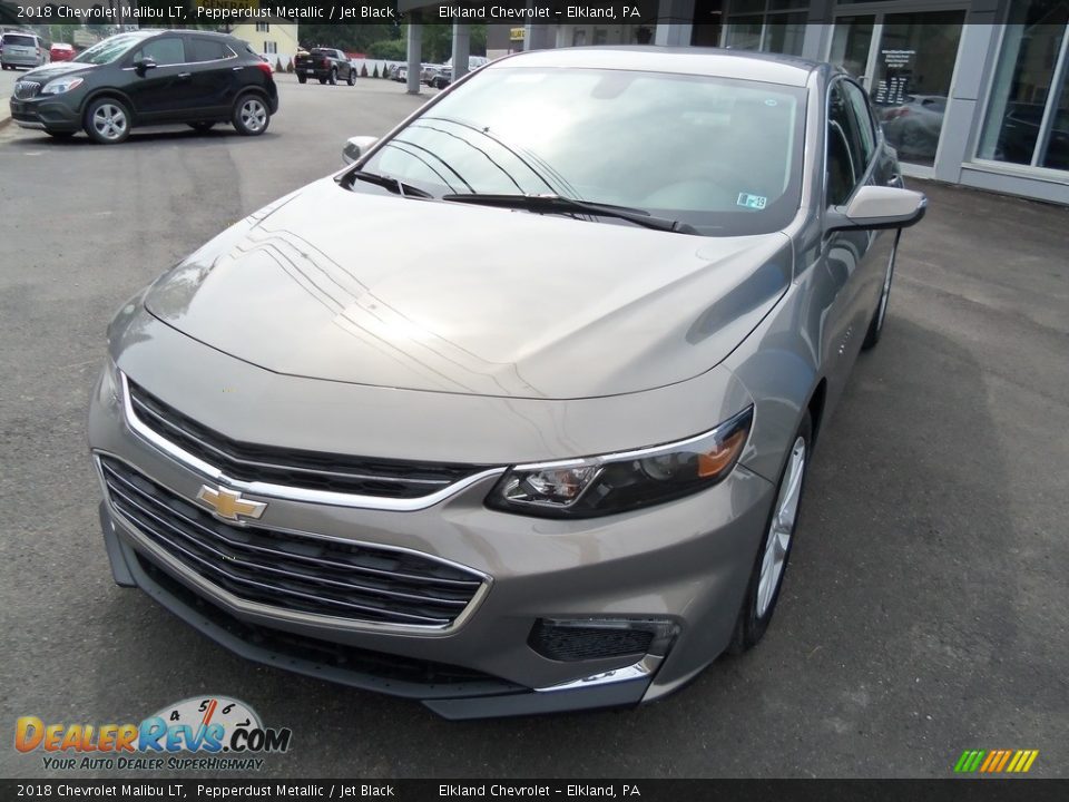 2018 Chevrolet Malibu LT Pepperdust Metallic / Jet Black Photo #2