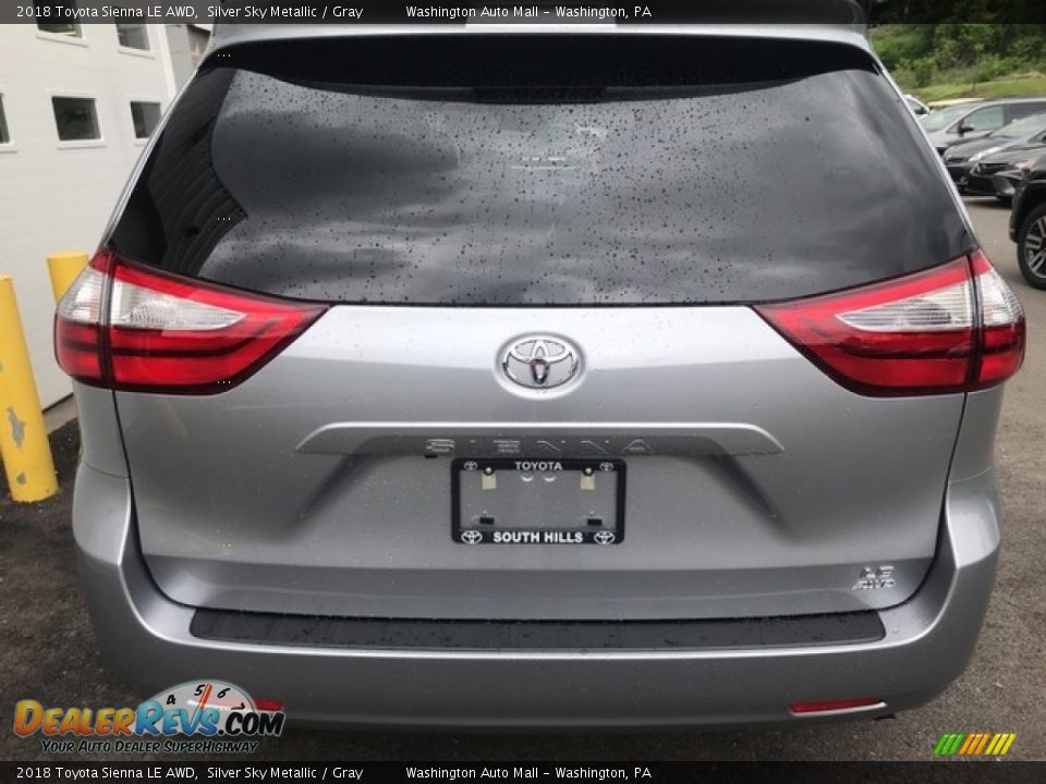 2018 Toyota Sienna LE AWD Silver Sky Metallic / Gray Photo #3