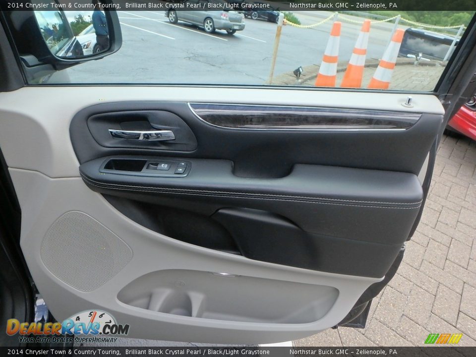 2014 Chrysler Town & Country Touring Brilliant Black Crystal Pearl / Black/Light Graystone Photo #7
